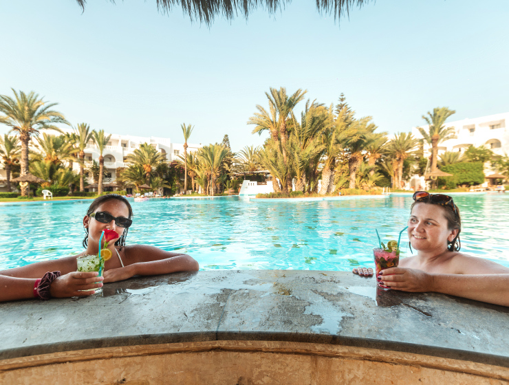 Pool Bar Freesia